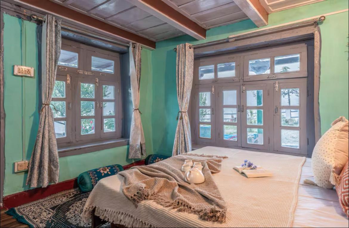 Mountain Eyrie 호텔 Banjār 외부 사진
